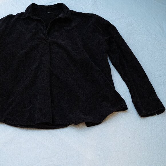 Uniqlo black, corduroy pullover - Picture 3 of 5